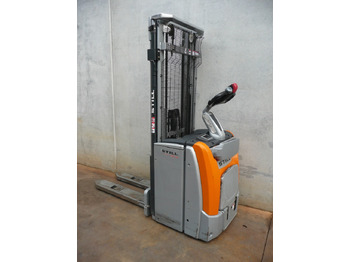 Μηχάνημα στοίβαξης STILL