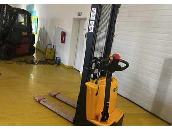 Μηχάνημα στοίβαξης