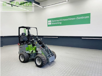 Μίνι εκσκαφέας GIANT