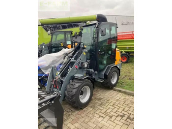 Ελαστιχοφόρος φορτωτής GIANT