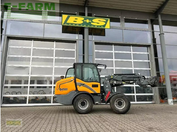 Ελαστιχοφόρος φορτωτής GIANT