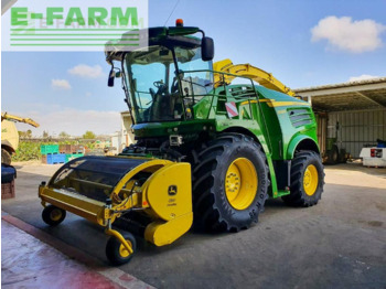 Ενσιρωτική μηχανή JOHN DEERE 8600