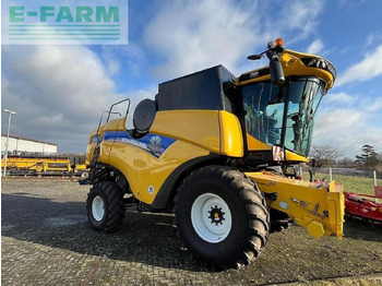 Θεριζοαλωνιστική μηχανή New Holland cx 6.90 schüttler + 25ft sw + sww: φωτογραφία 4