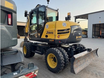 Τροχοφόρος εκσκαφέας YANMAR