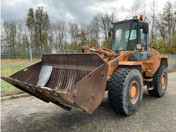 Ελαστιχοφόρος φορτωτής CASE