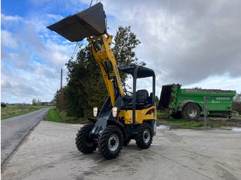 Ελαστιχοφόρος φορτωτής MUSTANG