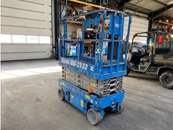 Ψαλιδωτό ανυψωτικό Genie GS 1932 Elektrische Schaarhoogwerker 7.8 meter werkhoogte 304 uur !: φωτογραφία 2