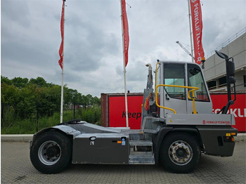 Τράκτορες τελωνείων Terberg YT223: φωτογραφία 3 Τράκτορες τελωνείων Terberg YT223: φωτογραφία 3