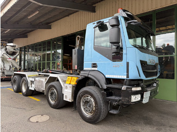 Φορτηγό φόρτωσης γάντζου IVECO Trakker
