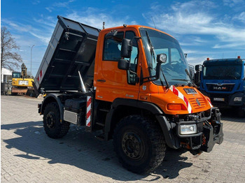Ανατρεπόμενο όχημα UNIMOG U400