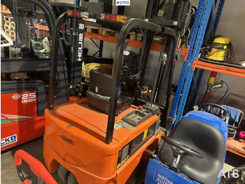 Επικαθήμενο με χαμηλό δάπεδο