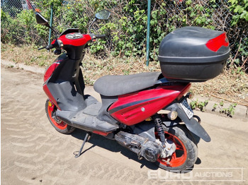 Μοτοσικλέτα Tauris 49ccm Scooter: φωτογραφία 2