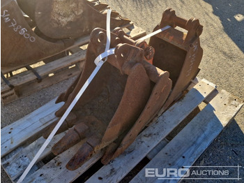 Εξοπλισμού κατασκευών Pallet of Digging Buckets (3 of): φωτογραφία 2 Εξοπλισμού κατασκευών Pallet of Digging Buckets (3 of): φωτογραφία 2
