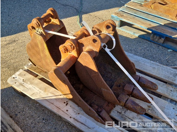 Εξοπλισμού κατασκευών Pallet of Digging Buckets (3 of): φωτογραφία 3 Εξοπλισμού κατασκευών Pallet of Digging Buckets (3 of): φωτογραφία 3