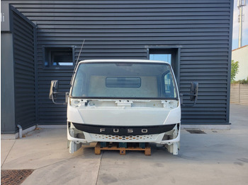 Καμπίνα και εσωτερικό MITSUBISHI