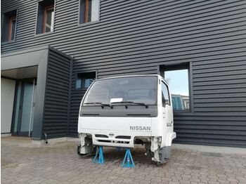 Καμπίνα και εσωτερικό NISSAN