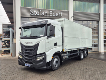 Φορτηγό για τη μεταφορά ποτών IVECO