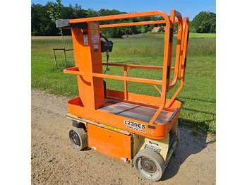 Κάθετος ανελκυστήρας με κατάρτι JLG