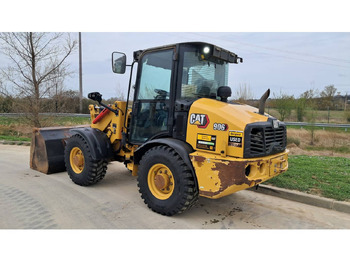 Ελαστιχοφόρος φορτωτής CATERPILLAR 906