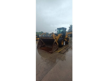 Ελαστιχοφόρος φορτωτής CATERPILLAR 930M