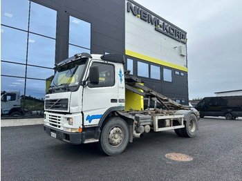 Φορτηγό καδοφόρος φορτωτής VOLVO FM7