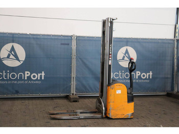 Μηχάνημα στοίβαξης STILL