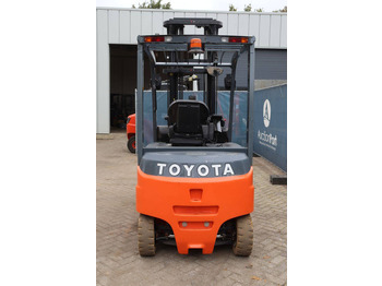 Ηλεκτροκίνητο περονοφόρο Toyota 8FBMT25: φωτογραφία 5 Ηλεκτροκίνητο περονοφόρο Toyota 8FBMT25: φωτογραφία 5