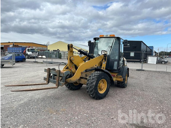 Ελαστιχοφόρος φορτωτής CATERPILLAR 906H