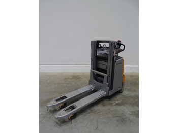 Μηχάνημα στοίβαξης STILL