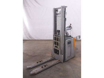 Μηχάνημα στοίβαξης STILL