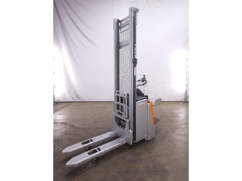 Μηχάνημα στοίβαξης STILL