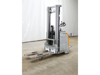 Μηχάνημα στοίβαξης STILL