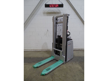 Μηχάνημα στοίβαξης STILL