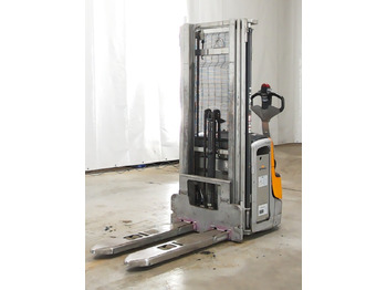 Μηχάνημα στοίβαξης STILL