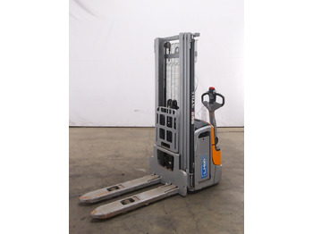 Μηχάνημα στοίβαξης STILL