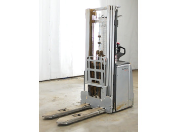 Μηχάνημα στοίβαξης STILL