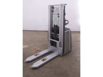 Μηχάνημα στοίβαξης STILL