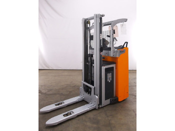 Μηχάνημα στοίβαξης STILL