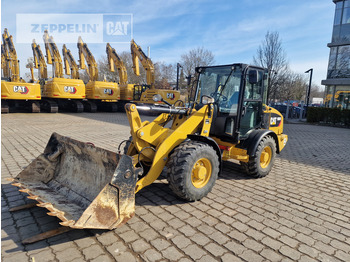 Ελαστιχοφόρος φορτωτής CATERPILLAR 906M
