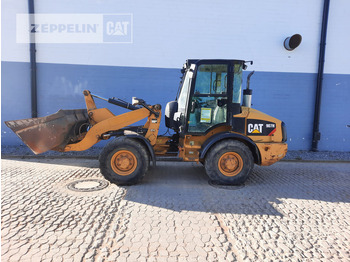 Ελαστιχοφόρος φορτωτής CATERPILLAR