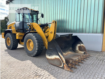 Ελαστιχοφόρος φορτωτής CATERPILLAR 938M