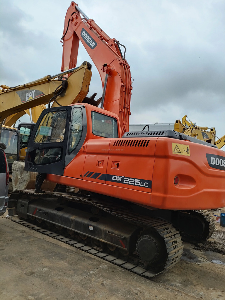 Ερπυστριοφόρος εκσκαφέας used excavators in stock for sale second hand excavator used machinery equipment Doosan dx225: φωτογραφία 2