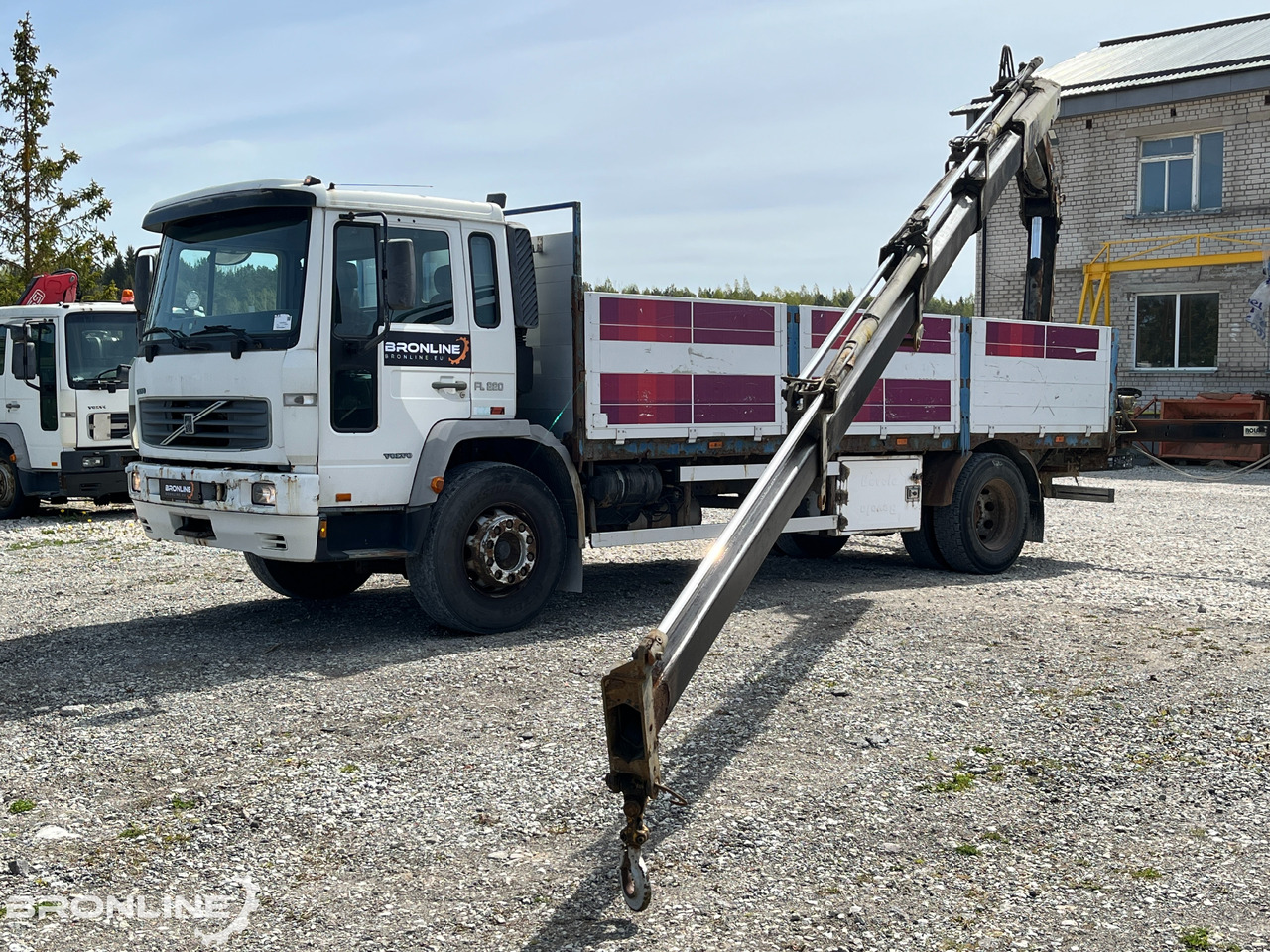 2000 Volvo FL220 4x2 + Hiab 102-4 - Φορτηγό με ανοιχτή καρότσα, Φορτηγό με γερανό: φωτογραφία 1 2000 Volvo FL220 4x2 + Hiab 102-4 - Φορτηγό με ανοιχτή καρότσα, Φορτηγό με γερανό: φωτογραφία 1