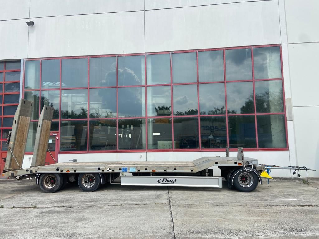 Goldhofer t3 3 Achs Tiefladeranhänger - Ρυμούλκα με χαμηλό δάπεδο: φωτογραφία 3 Goldhofer t3 3 Achs Tiefladeranhänger - Ρυμούλκα με χαμηλό δάπεδο: φωτογραφία 3