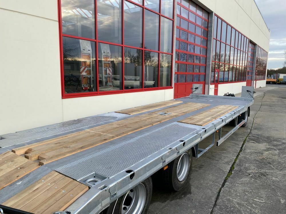 Möslein 3 Achs Tieflader mit gerader Ladefläche 9 m, Ne - Ρυμούλκα με χαμηλό δάπεδο: φωτογραφία 5 Möslein 3 Achs Tieflader mit gerader Ladefläche 9 m, Ne - Ρυμούλκα με χαμηλό δάπεδο: φωτογραφία 5