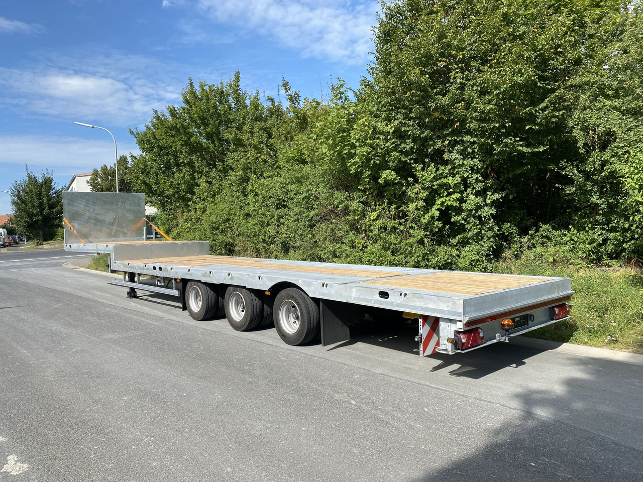 Möslein ST 3-Plato 9,4 3 Achs Satteltieflader Plato 45 t GGfür Fertigteile, Baumaschinen oder Container - Επικαθήμενο με χαμηλό δάπεδο: φωτογραφία 2 Möslein ST 3-Plato 9,4 3 Achs Satteltieflader Plato 45 t GGfür Fertigteile, Baumaschinen oder Container - Επικαθήμενο με χαμηλό δάπεδο: φωτογραφία 2