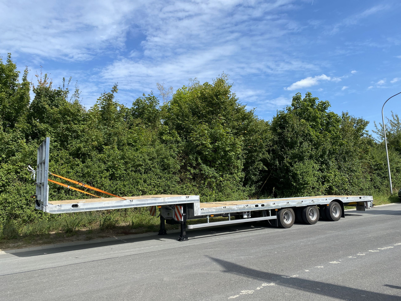 Möslein ST 3-Plato 9,4 3 Achs Satteltieflader Plato 45 t GGfür Fertigteile, Baumaschinen oder Container - Επικαθήμενο με χαμηλό δάπεδο: φωτογραφία 1 Möslein ST 3-Plato 9,4 3 Achs Satteltieflader Plato 45 t GGfür Fertigteile, Baumaschinen oder Container - Επικαθήμενο με χαμηλό δάπεδο: φωτογραφία 1