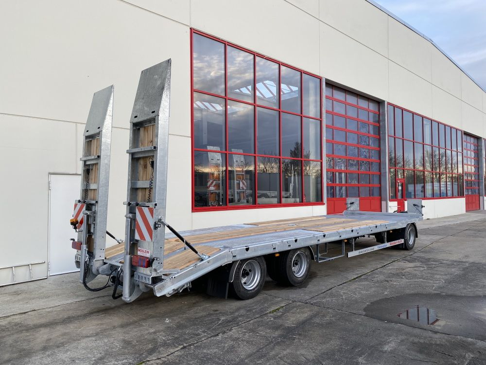 Möslein T 3-8,20 P VB H1 Blatt 3 Achs Tieflader mit gerader Ladefläche 8,10 m, Neufahrzeug - Ρυμούλκα με χαμηλό δάπεδο: φωτογραφία 3 Möslein T 3-8,20 P VB H1 Blatt 3 Achs Tieflader mit gerader Ladefläche 8,10 m, Neufahrzeug - Ρυμούλκα με χαμηλό δάπεδο: φωτογραφία 3