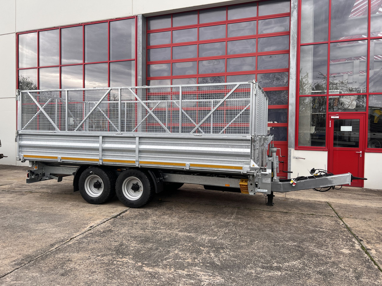 Möslein TTD 11 Breite Reifen 5,70 lang Kipper Tieflader, Breite Reifen, 5,70 m lang-- Neufahrzeug -- - Ρυμούλκα ανατρεπόμενο: φωτογραφία 1 Möslein TTD 11 Breite Reifen 5,70 lang Kipper Tieflader, Breite Reifen, 5,70 m lang-- Neufahrzeug -- - Ρυμούλκα ανατρεπόμενο: φωτογραφία 1