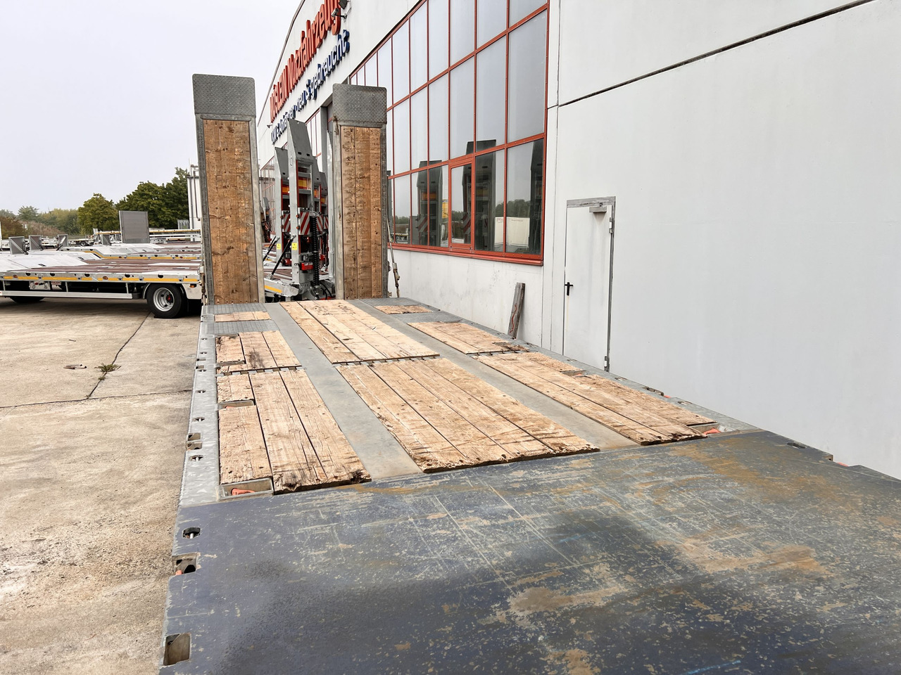 Müller Mitteltal D3 3 Achs Tieflader 9 m, Verzinkt, Wenig Benutzt - Ρυμούλκα με χαμηλό δάπεδο: φωτογραφία 3 Müller Mitteltal D3 3 Achs Tieflader 9 m, Verzinkt, Wenig Benutzt - Ρυμούλκα με χαμηλό δάπεδο: φωτογραφία 3